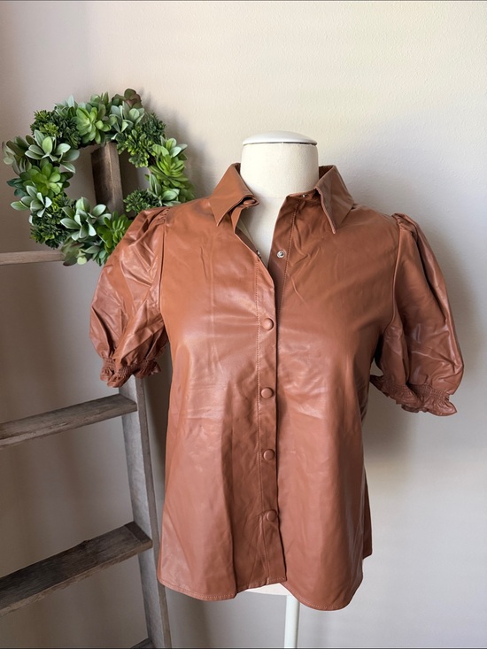 entro Tops - entro faux leather short sleeve top